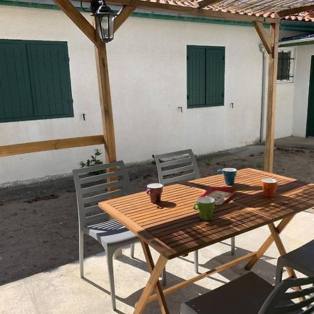 St Georges De Didonne - Agreable Petite Maison Avec Cour - 1 Chambre Сен-Жорж-де-Дідонн Екстер'єр фото