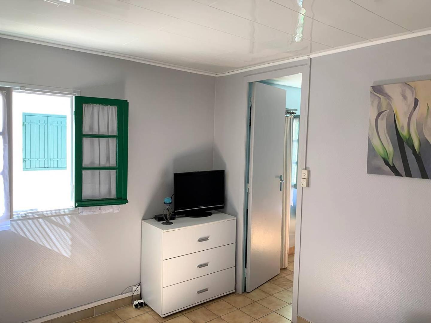 St Georges De Didonne - Agreable Petite Maison Avec Cour - 1 Chambre Сен-Жорж-де-Дідонн Екстер'єр фото